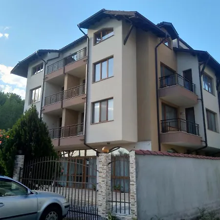 Sani Апартамент *
